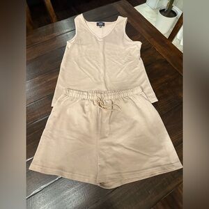 NYDJ soft tan top and shorts. Excellent condition size s/m.